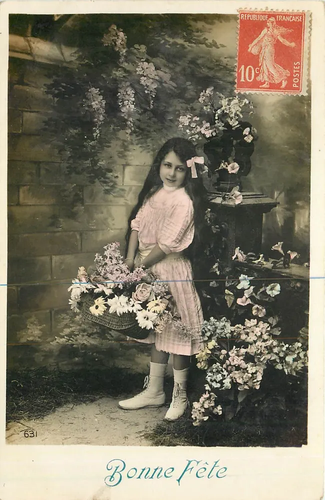 Fille avec panier de fleurs — Bonne Fête — éditeur MARCUE-SIRIUS, n°631 - Recto
