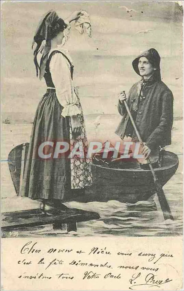 Mulher em traje tradicional e homem em barco — cena marítima — editor não identificado, número de série não visível - Frente