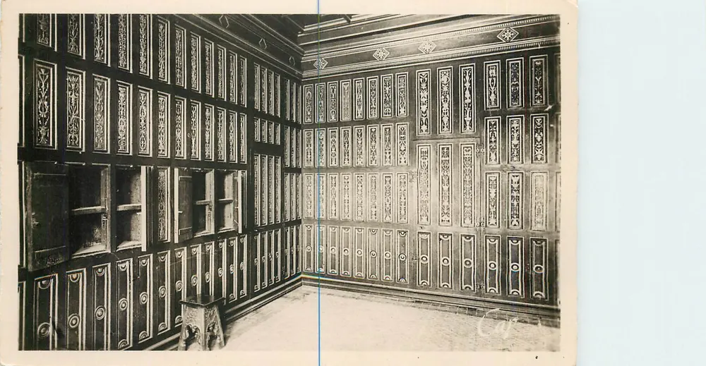 BLOIS - Le Château - Aile François Ier — La Bibliothèque de Catherine de Médicis — Les Armoires secrètes — (51) © REAL-PHOTO C.A.P. - PARIS - Recto
