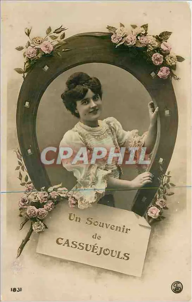 Jovem mulher em um quadro oval — decoração floral — souvenir de Cassuéjouls - Frente