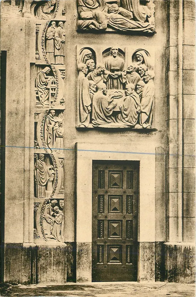 Paris — Église des Étudiants (Sacré-Cœur) — La Cène et les docteurs de l'Université de Paris — Sculpture de G. Saupique - Recto