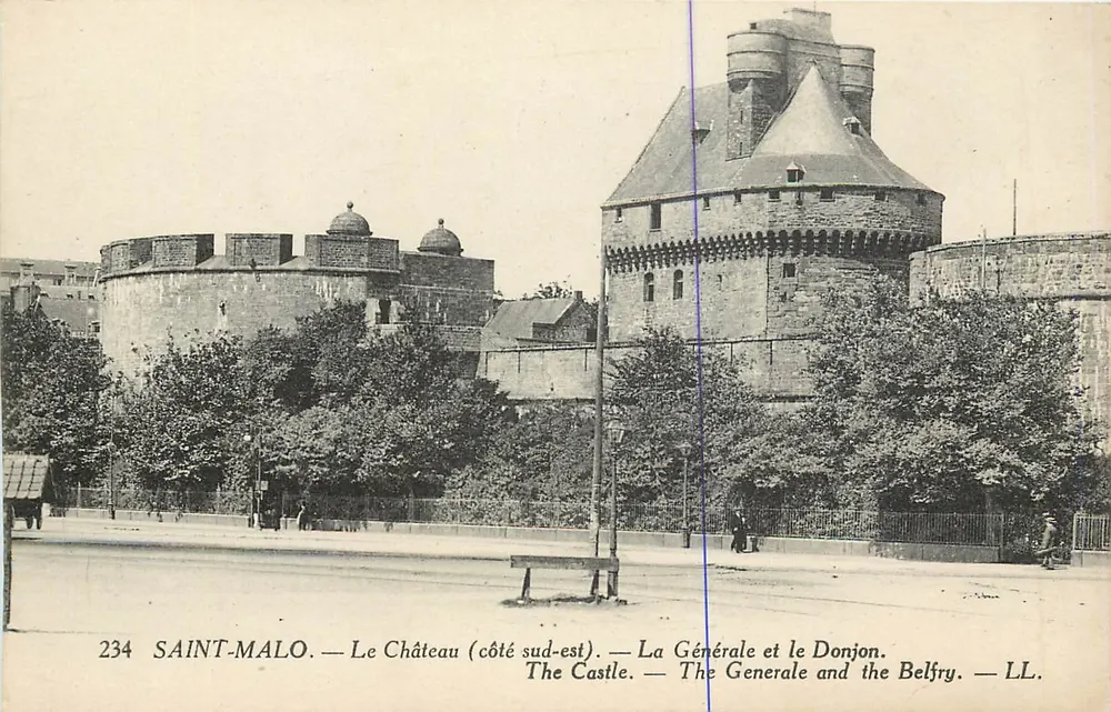 Saint-Malo — Das Schloss (südöstliche Seite) — Die General- und die Bergfriedtürme — LL - Vorderseite