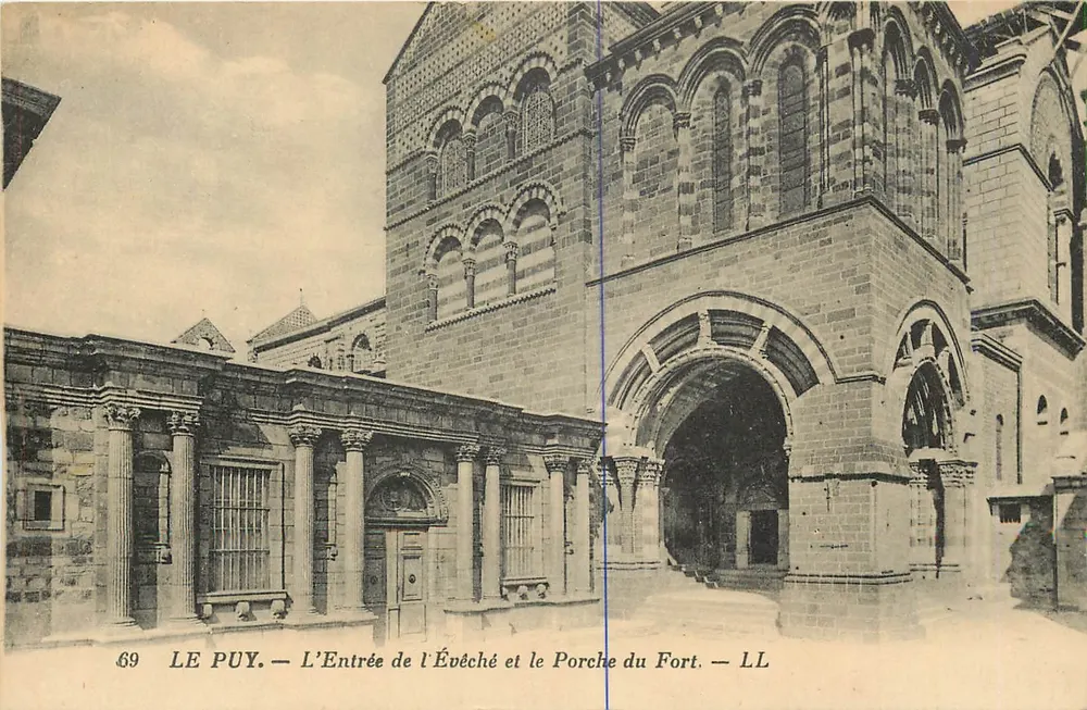 Le Puy — Die Eingangstür des Bischofspalastes und das Tor der Festung — LL - Vorderseite