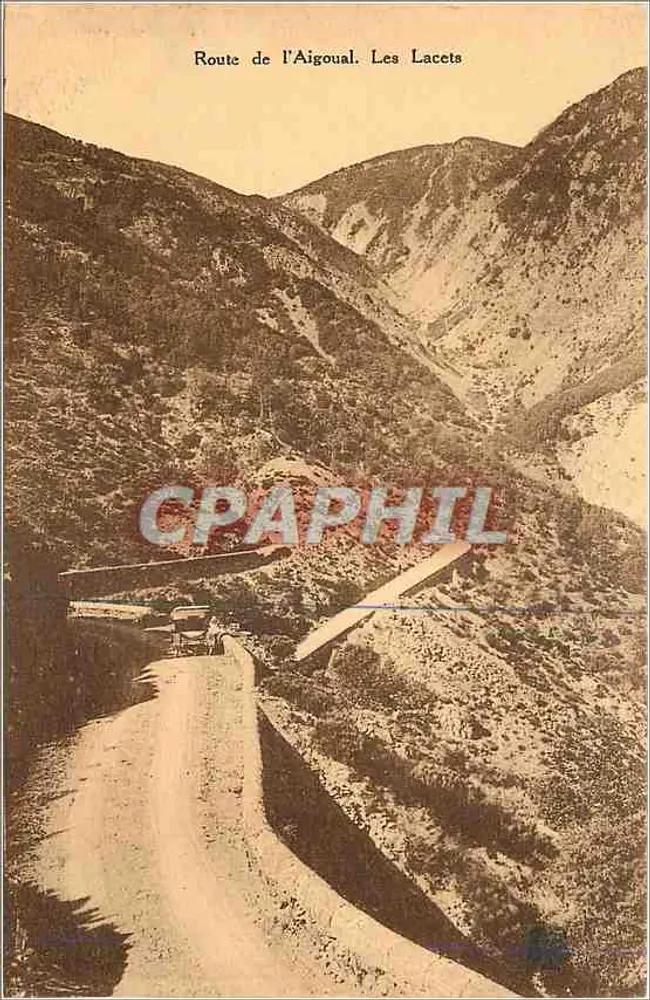 Estrada do Aigoual. Os Curvas — visão da estrada sinuosa entre montanhas — editor não identificado - Frente