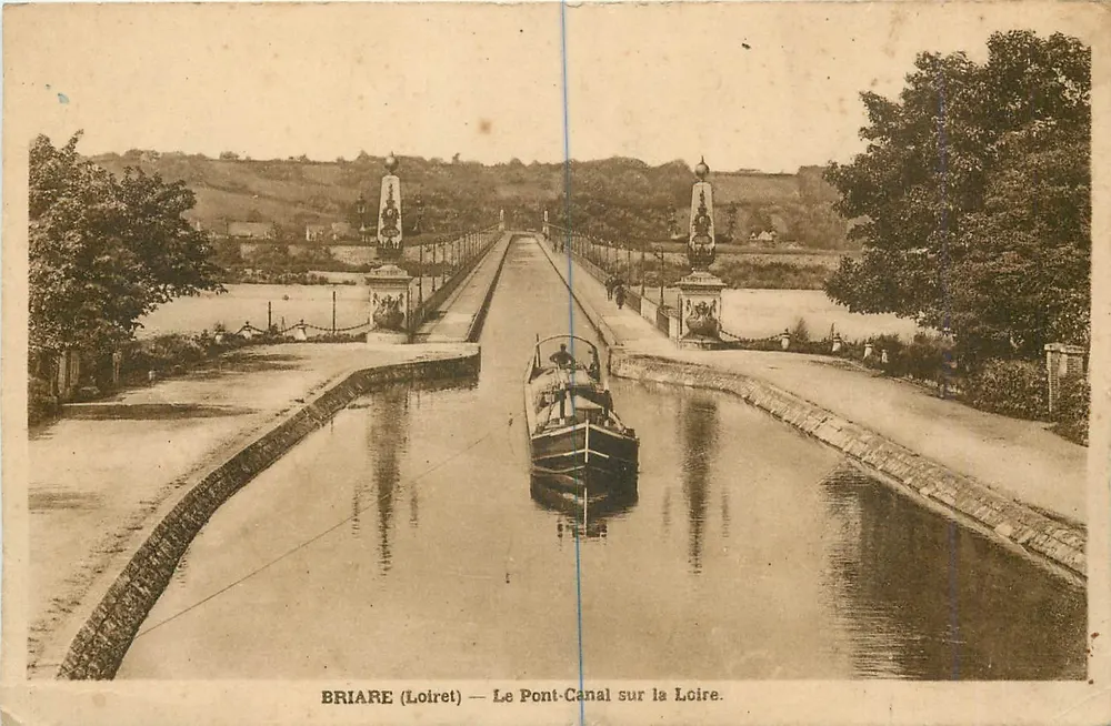 Briare (Loiret) — Der Kanalbrücke über die Loire - Vorderseite
