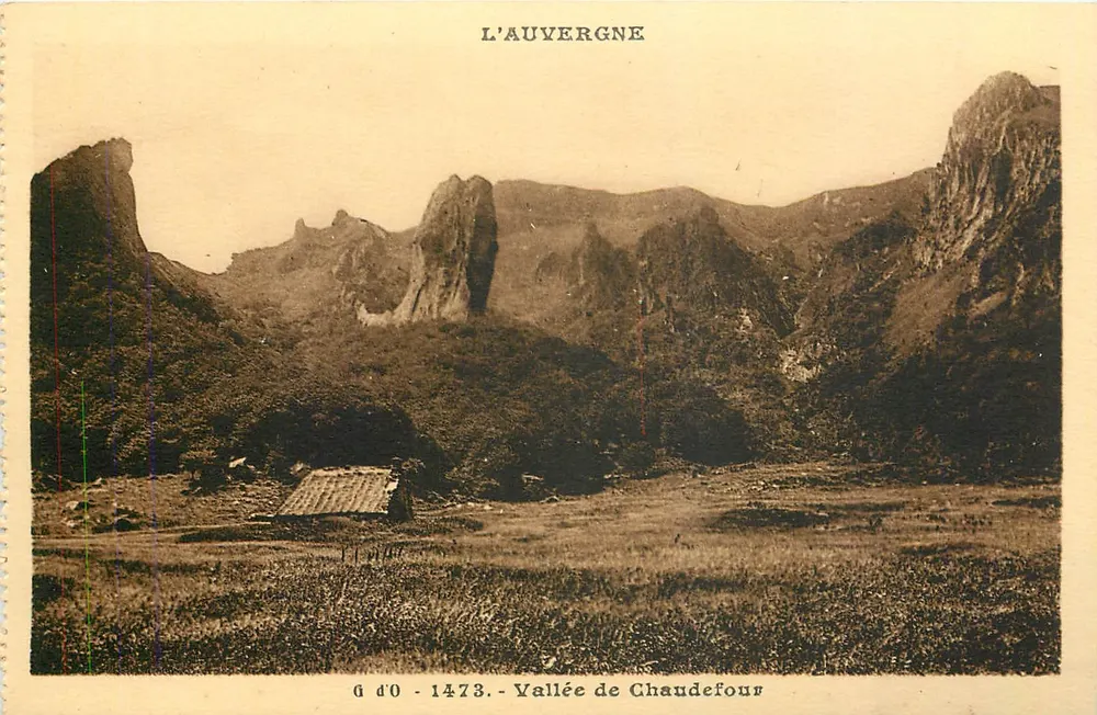 L'Auvergne — Vale de Chaudefour — J. Toutot (P.-de-D.) - Frente