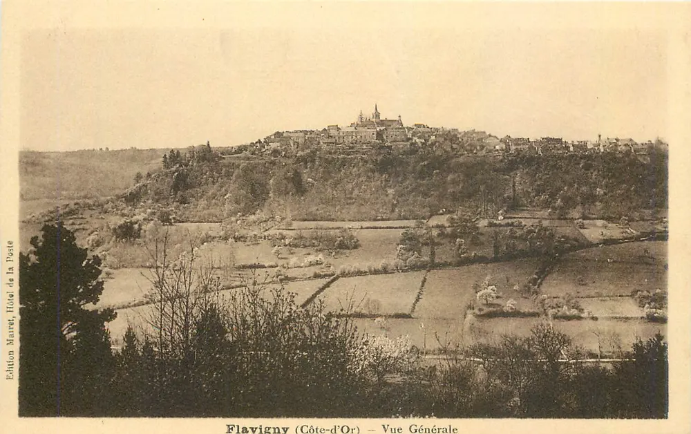 Flavigny (Côte-d'Or) — Vista Geral — Edição Marut, Hotel de la Poste - Frente