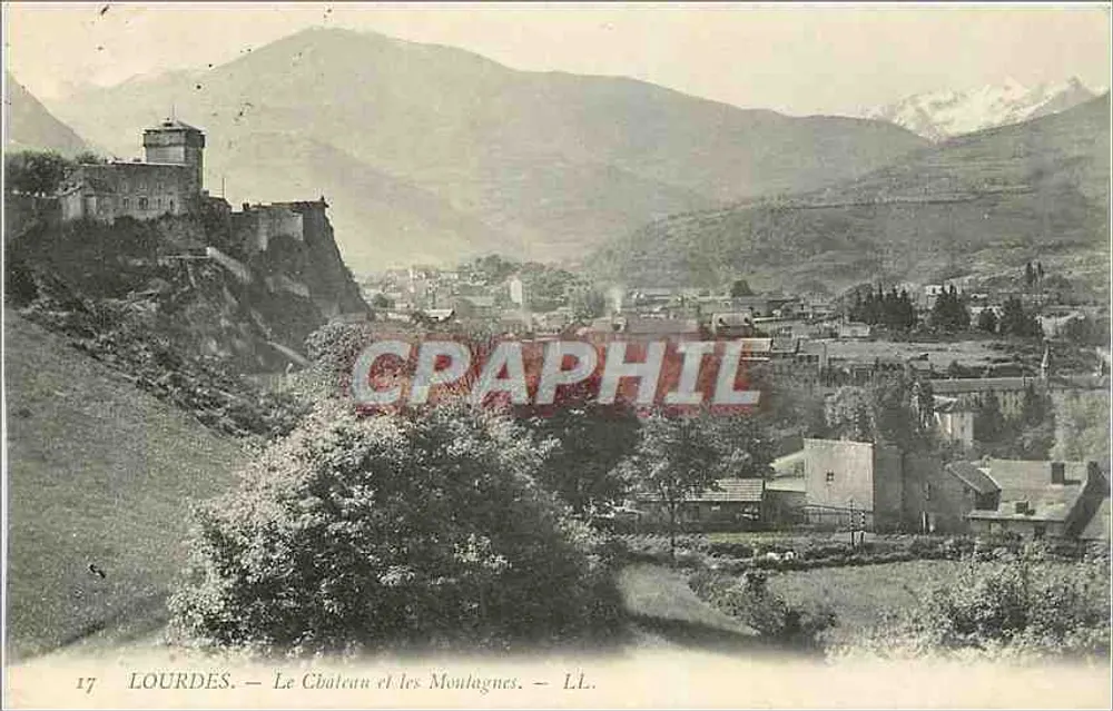 Lourdes — Le Château et les Montagnes — L.L. - Recto