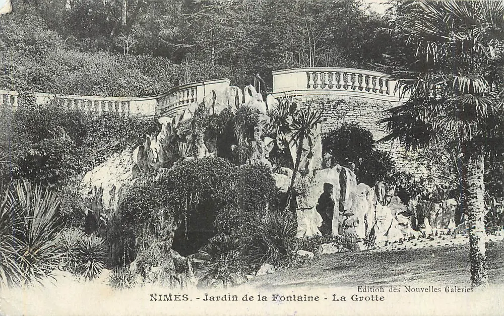 Nîmes - Jardin de la Fontaine - La Grotte — Édition des Nouvelles Galeries - Vorderseite
