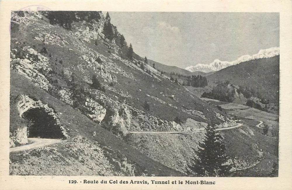 Route du Col des Aravis, Tunnel et le Mont-Blanc — L. Morand, phot.-édit. Megève (Haute-Savoie) — n° 129 - Recto