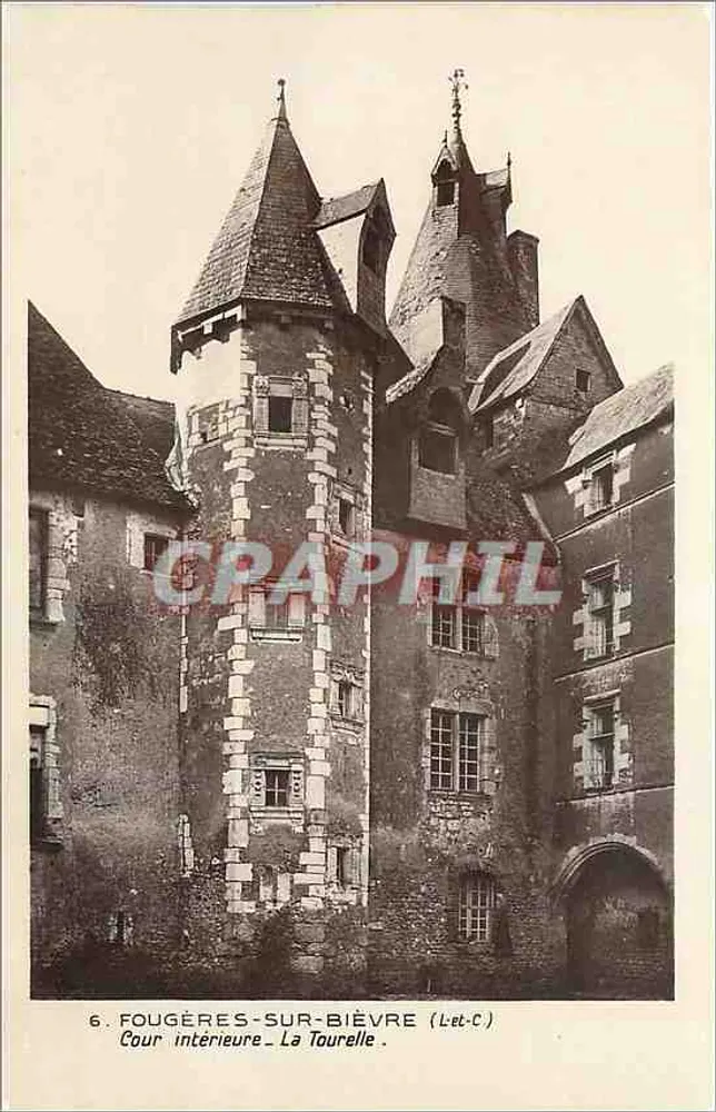 Fougères-sur-Bièvre — Innenhof - Die Turm — Verleger: Grand Palais, Paris - Vorderseite