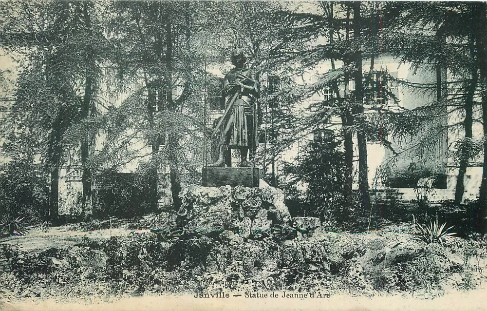 Janiville — Estátua de Joana d'Arc — Imp. Phot. A. TURBAN, Clichy - Frente