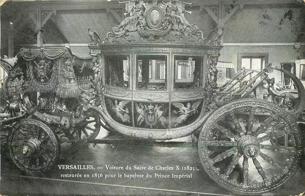 Versailles — Voiture du Sacre de Charles X (1825), restaurée en 1856 pour le baptême du Prince Impérial - Recto