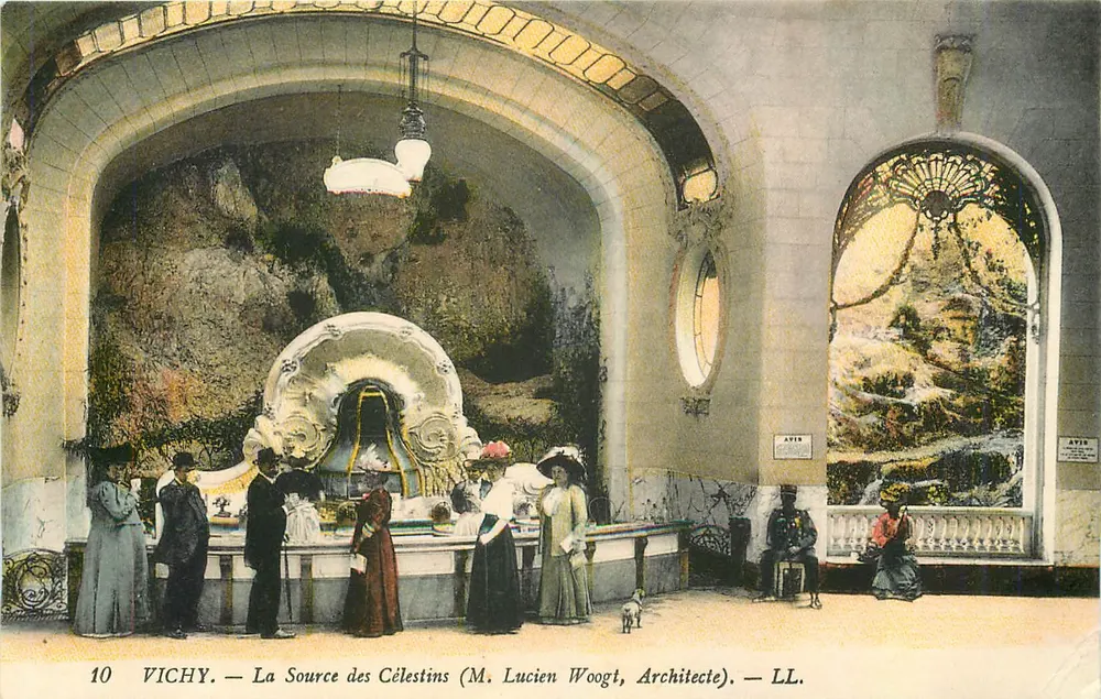 Vichy — A Fonte dos Célestins (Arquiteto M. Lucien Woogt) — LL. - Frente