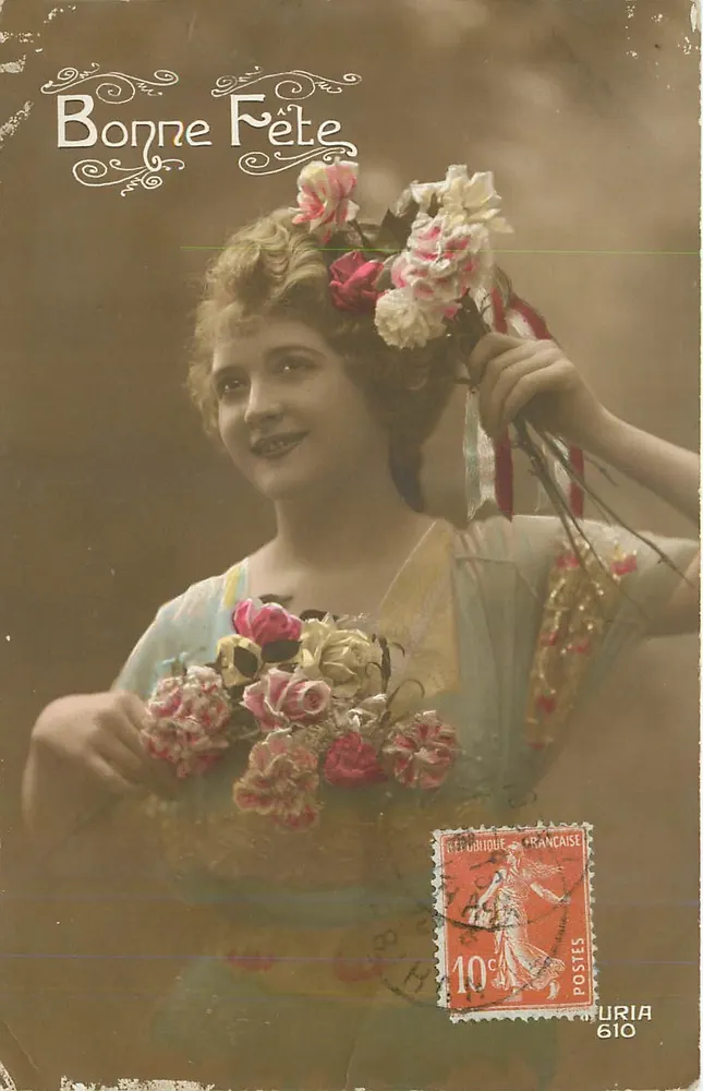 Junge Frau mit Blumenschmuck — Frohe Geburtstagskarte — Verlag URIA n°610 - Vorderseite