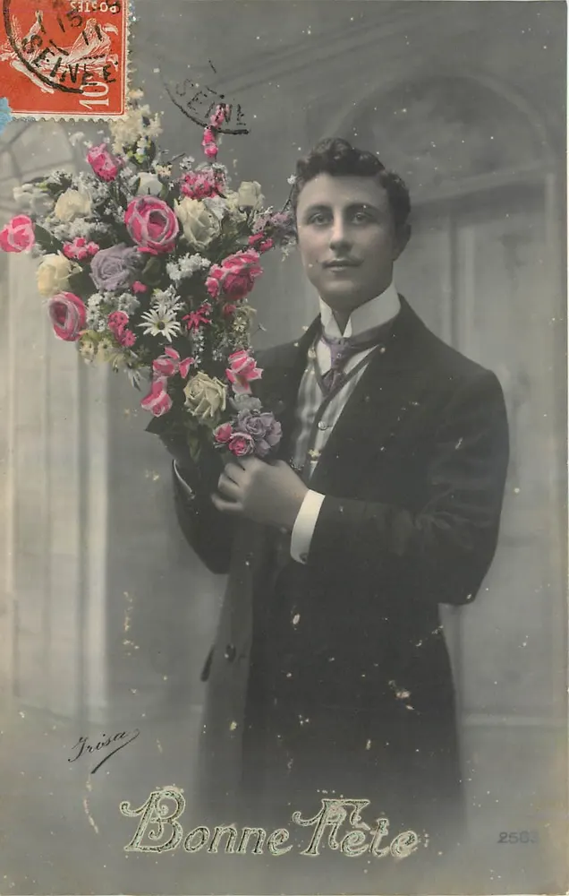 Jeune homme en costume — tenant un grand bouquet de fleurs — Irissa, n° 2583 - Recto