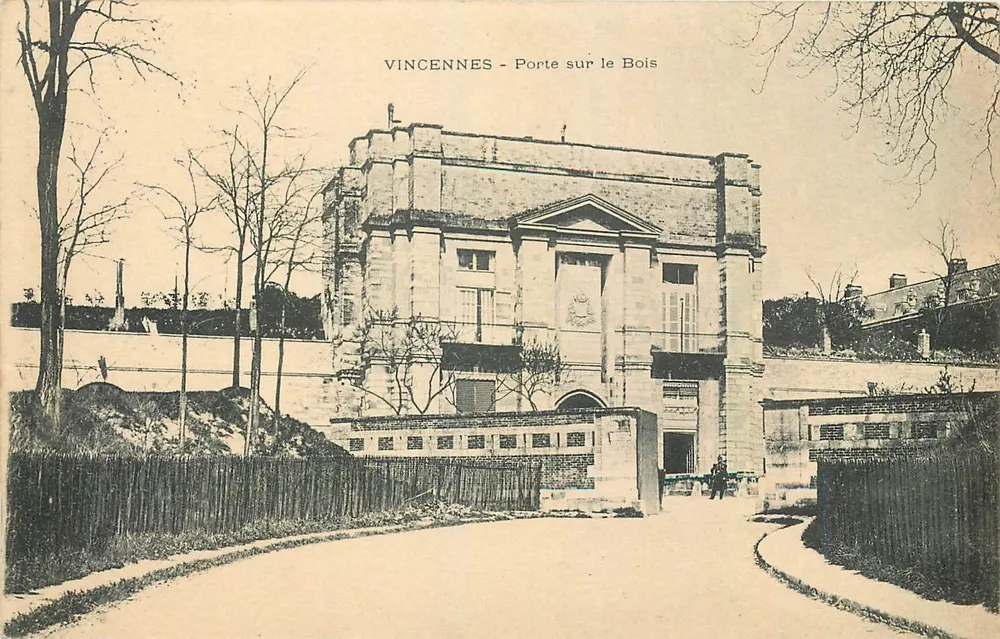 Vincennes - Porta para o Bois — editor Union Postale Universelle - Frente