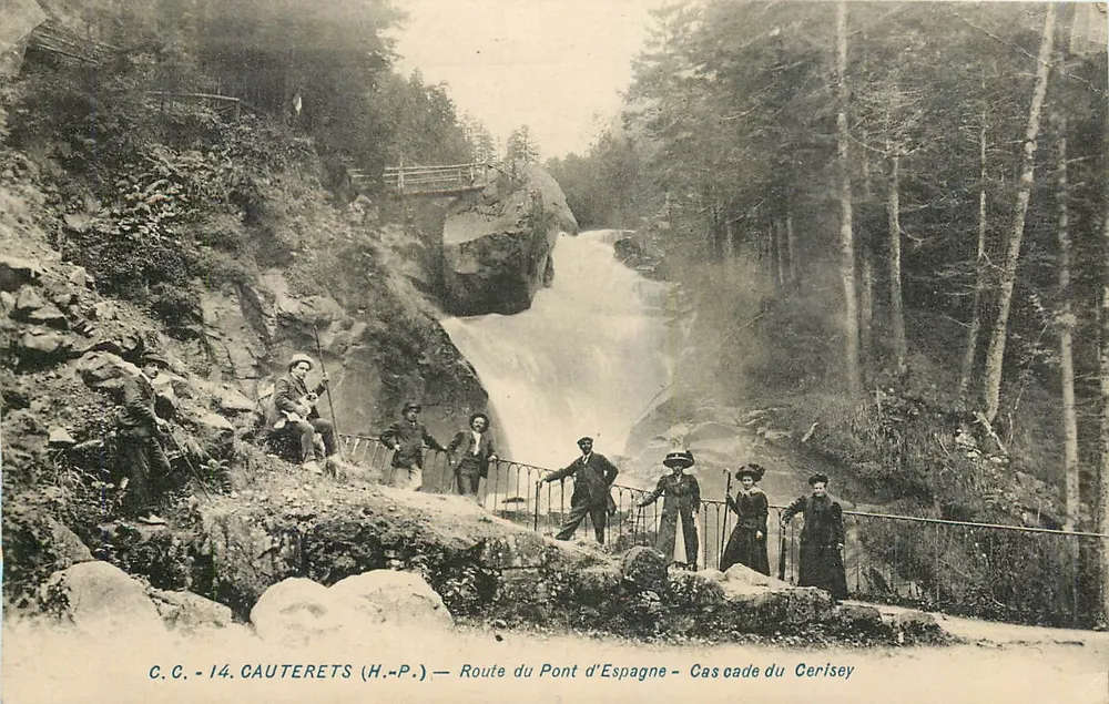 Cauterets (H.-P.) — Route du Pont d’Espagne — Cascade du Cerisey - Vorderseite