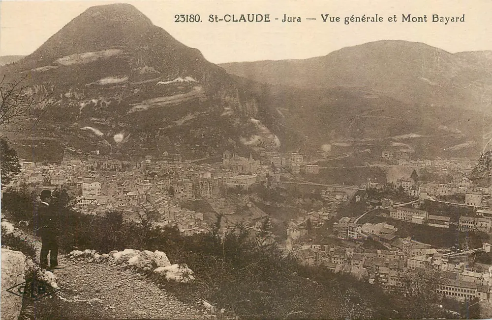 St-CLAUDE - Jura — Allgemeiner Blick und Mont Bayard — Verlag C. Léger-Besançon, n° 23180 - Vorderseite