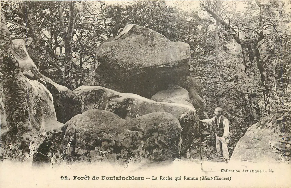 Forêt de Fontainebleau — La Roche qui Remue (Mont-Chauvet) — Collection Artistique L. Ma - Recto