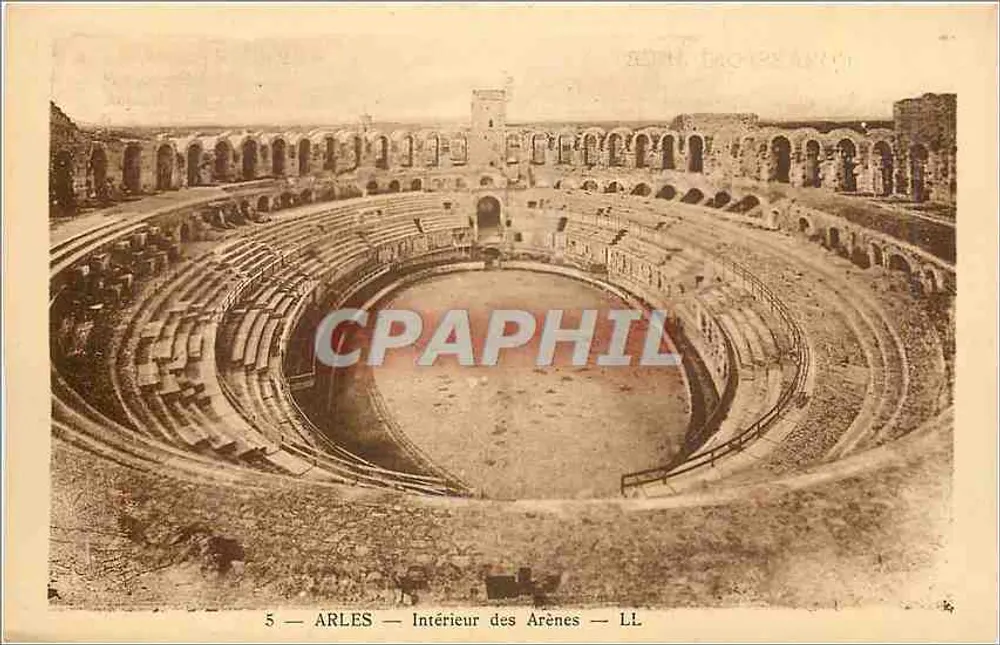Arles — Interior das Arènes — LL - Frente