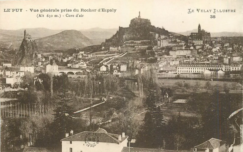 Le Puy - Vue générale prise du Rocher d'Espaly — Le Velay Illustré n°38 - Recto