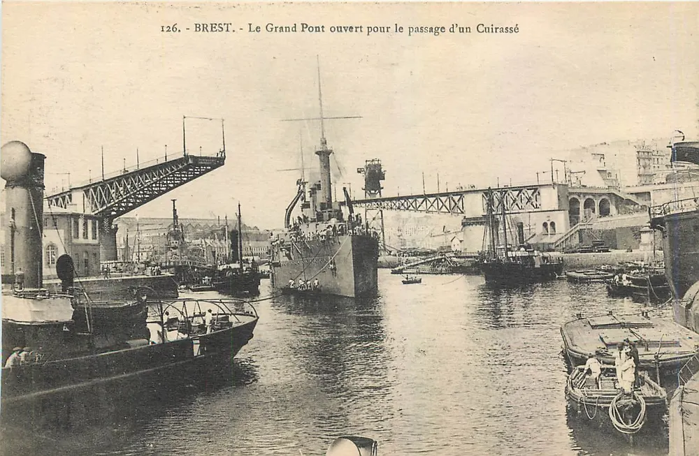 BREST - Der Große Brücke geöffnet für den Durchgang eines Panzerschiffes — Unbekannter Verlag, Seriennummer 126 - Vorderseite