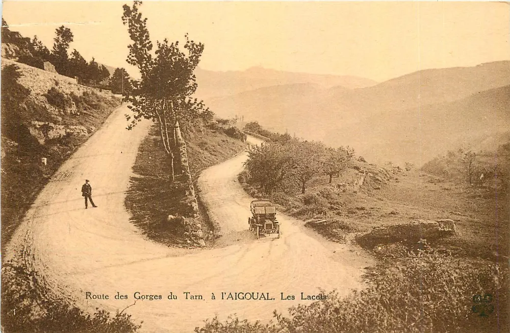 Rodovia das Gorges do Tarn, no AIGOUAL, Les Laccis — editor não identificado, número de série não visível - Frente