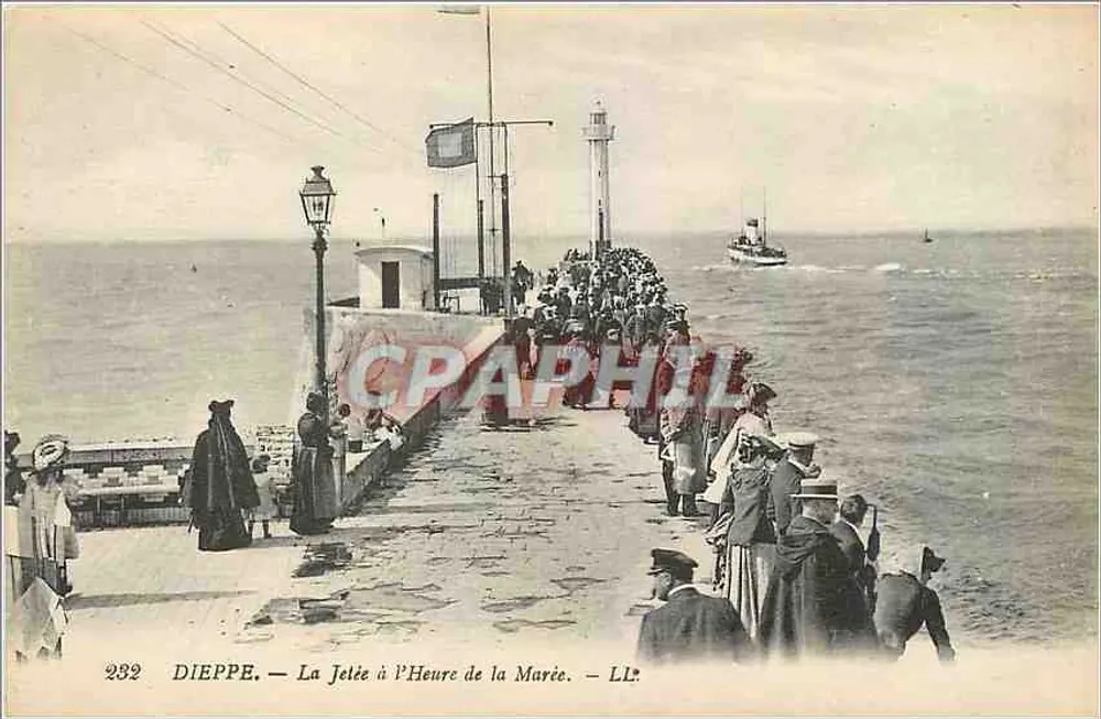 Dieppe — La Jetée à l'Heure de la Marée — LL. n° 292 - Recto