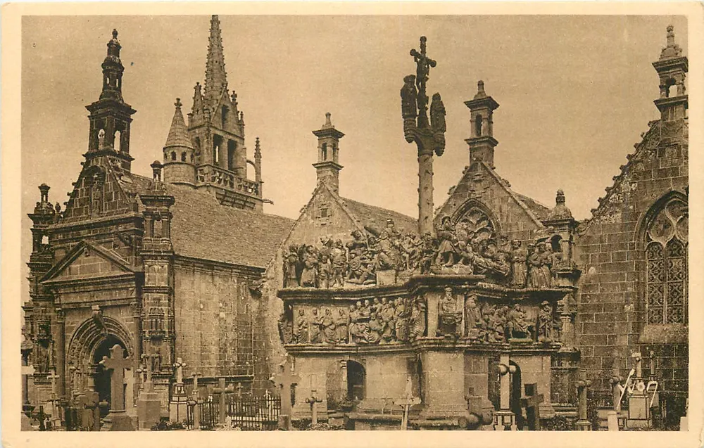 Guimiliau (Finistère) — Der Calvarienberg (1581-1588) und die Kirche (wiedererrichtet im 17. Jahrhundert) — Les Éditions d'Art Marcel - Vorderseite