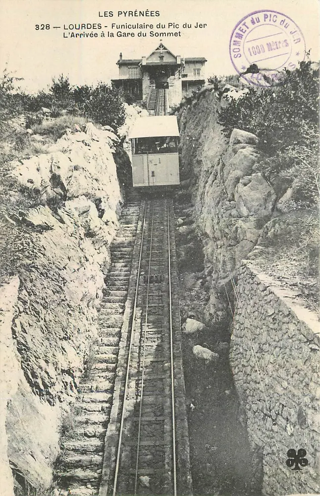 Lourdes — Seilbahn des Pic du Jer — Ankunft an der Gare du Sommet — Verlag: Les Pyrénées, n° 328 - Vorderseite