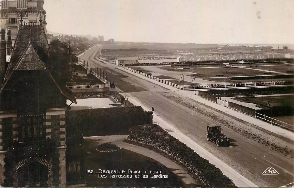 Deauville. Blühende Strand — Die Terrassen und die Gärten — Verlag C.A.A. Nr. 152 - Vorderseite