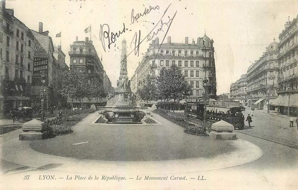 LYON — La Place de la République — Le Monument Carnot — LL. - Recto