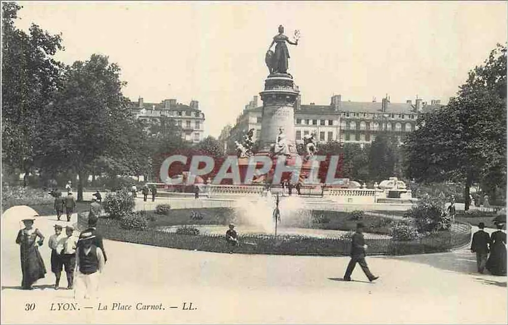 LYON — A Praça Carnot — LL. n°30 - Frente