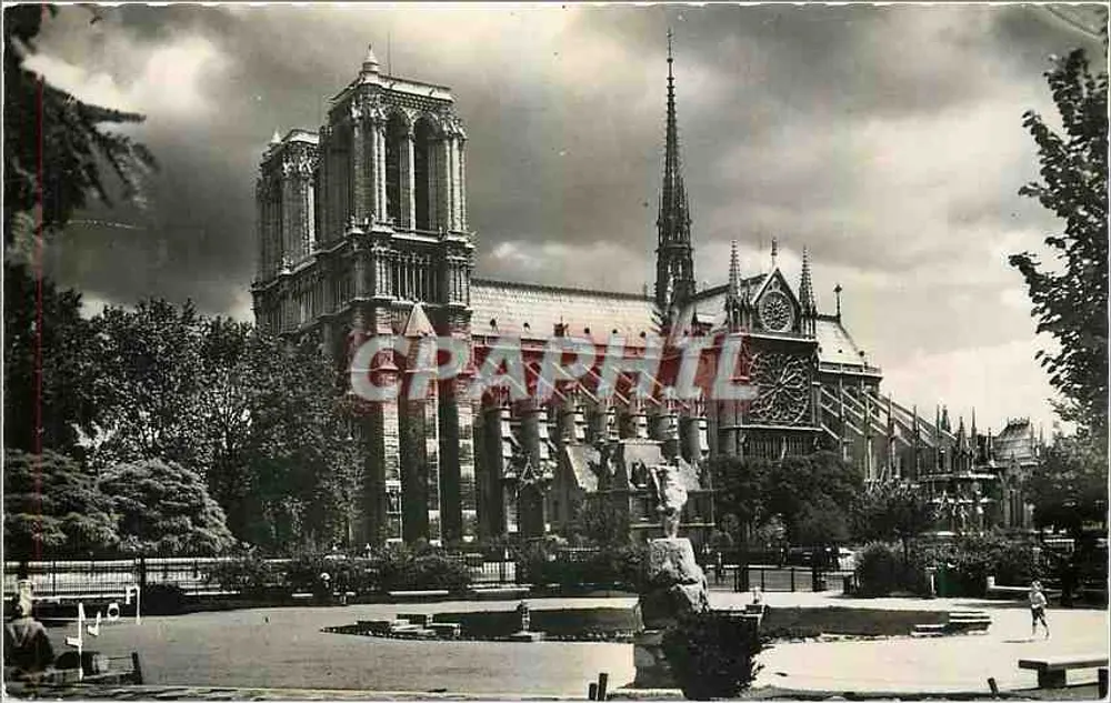 Nossa Senhora de Paris — visão do square R. Viviani — Éditions de Cheque Postaux - Frente