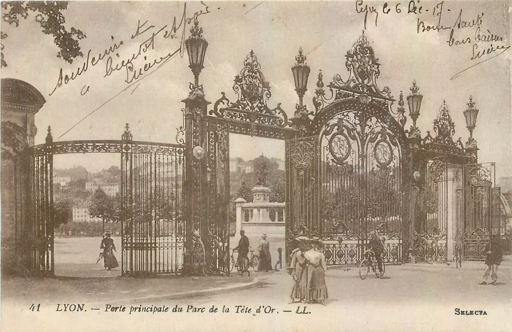 LYON — Porte principale du Parc de la Tête d'Or — LL. — SELECTA - Recto