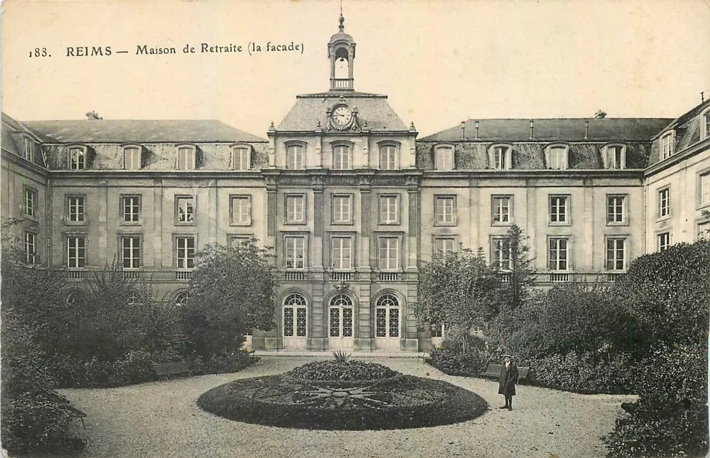 Reims — Casa de Aposentadoria (a fachada) - Frente