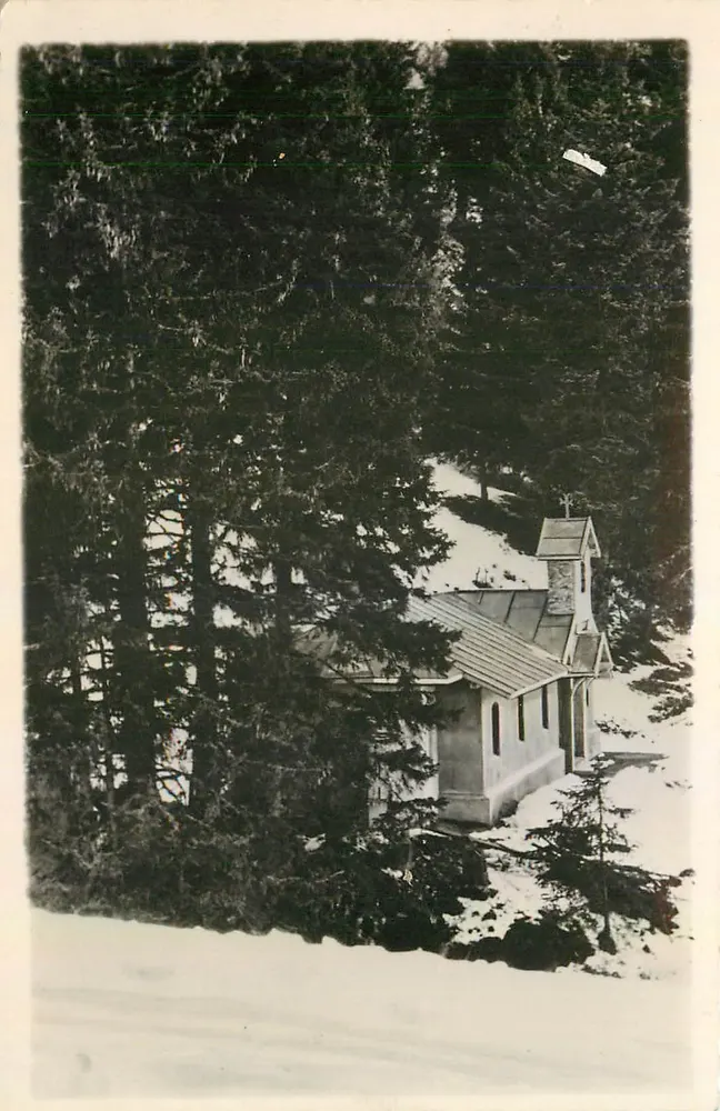 Kapelle Notre-Dame unter der Kreuz am Recoins de Chamrousse — Höhe 1650 m — Foto von Riéhard - Vorderseite