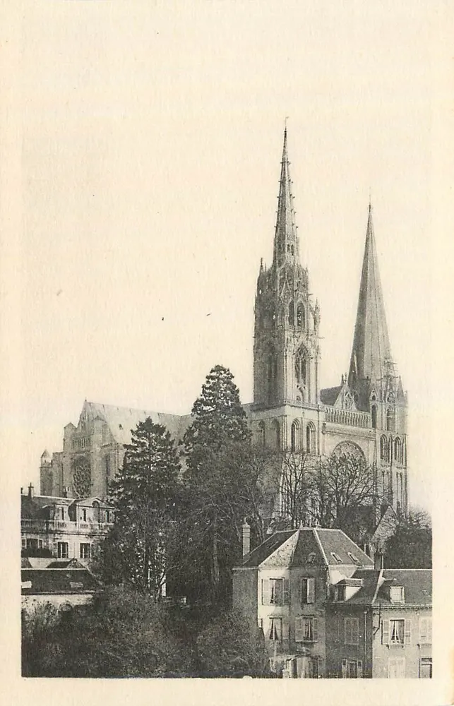 Chartres (Eure-et-Loir) — A Catedral — Editor Houvet, n° 1000 - Frente