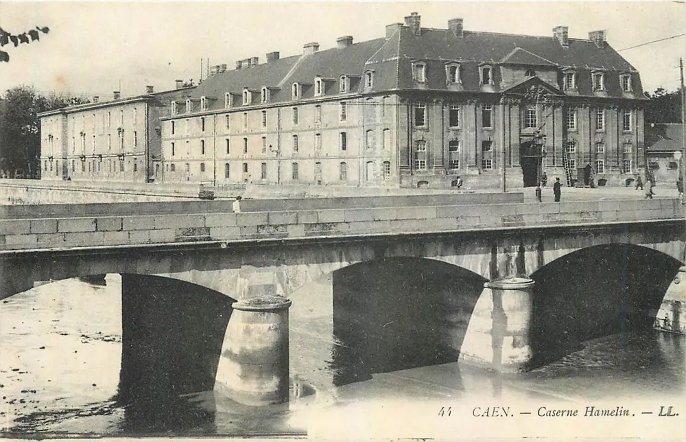 Caen — Caserne Hamelin — LL - Frente