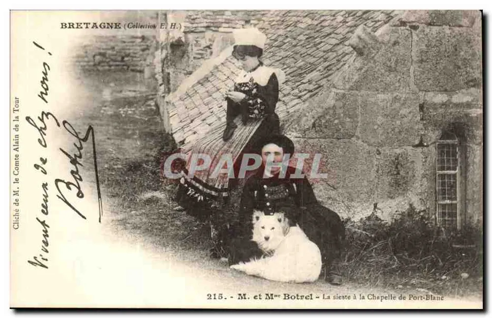 Herr und Frau Botrel - Mittagsschlaf vor der Kapelle von Port-Blanc — Foto von Herrn Graf Alain de la Tour, Sammlung E.H., Nr. 215 - Vorderseite