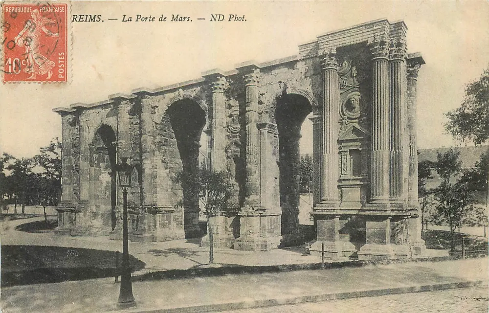 Reims — A Porta de Marte — ND Fot. - Frente