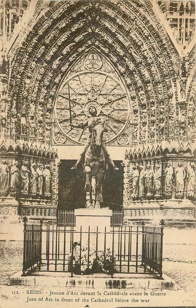 Reims - Jeanne d'Arc devant la Cathédrale avant la Guerre — n°152 - Recto