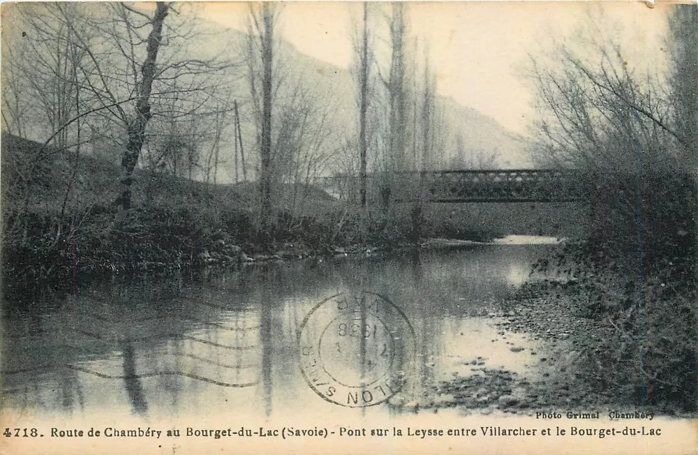 Ponte sobre a Leyssse entre Villarcher e le Bourget-du-Lac — Estrada de Chambéry para le Bourget-du-Lac (Savoie) — Foto Grimal Chambéry n°4718 - Frente