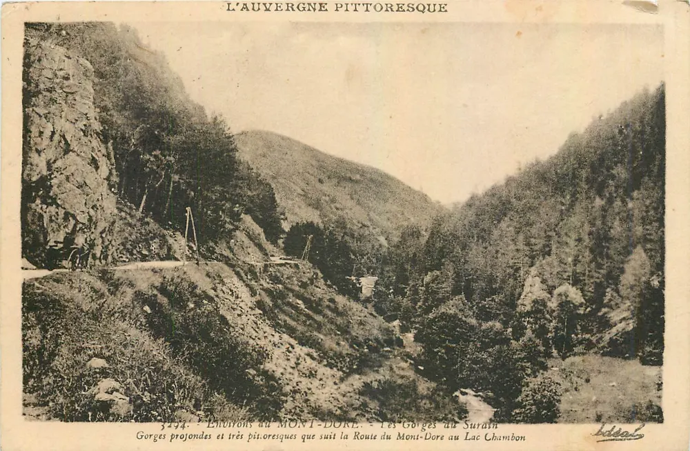 Gorges do Surain — Arredores do Mont-Dore — A Auvergne pitoresca — Ideal - Frente