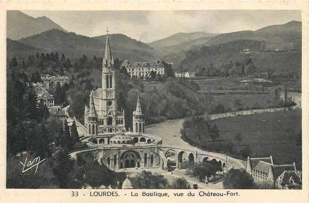Lourdes - La Basilique, vue du Château-Fort — Yarr, n°33 - Recto