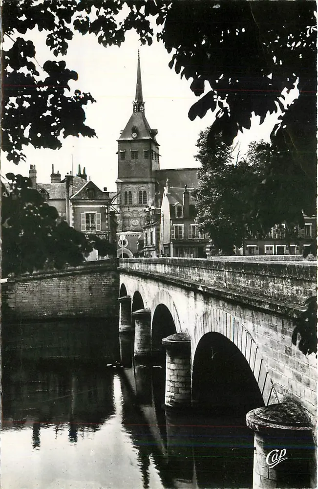 Romorantin — Der Brücke über die Sauldre und die Kirche Saint-Étienne — Cie des Arts Photomécaniques, Paris - Vorderseite