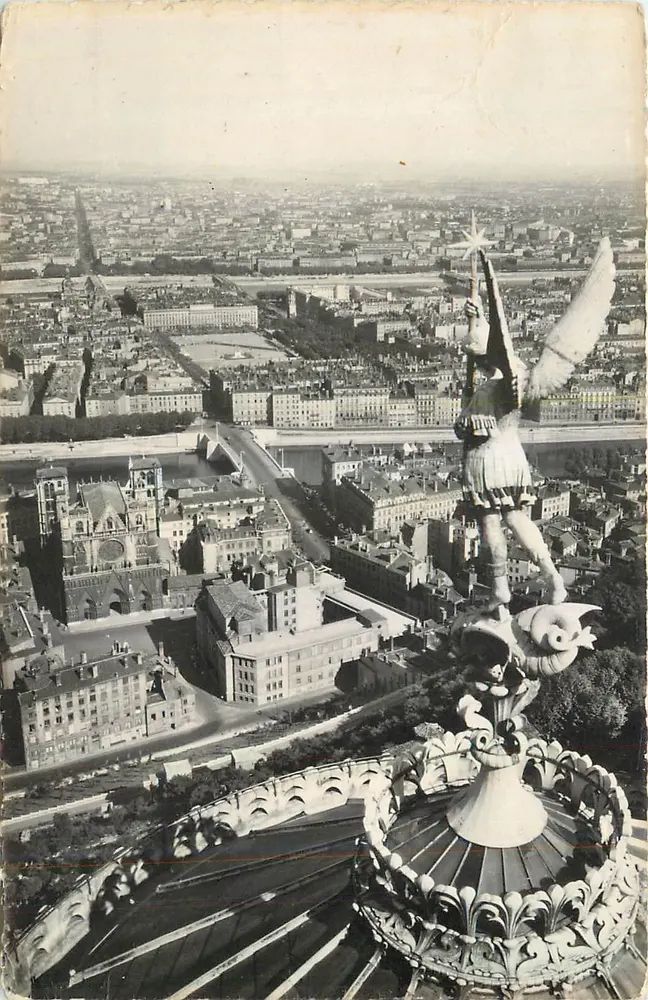 Vista de Lyon — a partir do topo da basílica Nossa Senhora de Fourvière — editor LYON, n° 36.005 - Frente