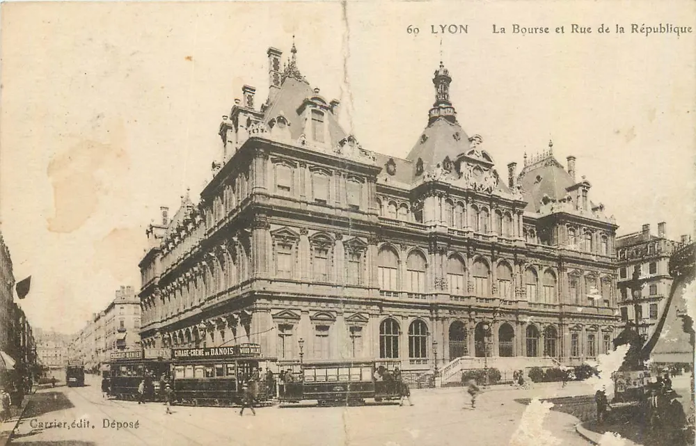 Lyon — La Bourse et Rue de la République — éditeur Carrier, édit. Déposé - Frente