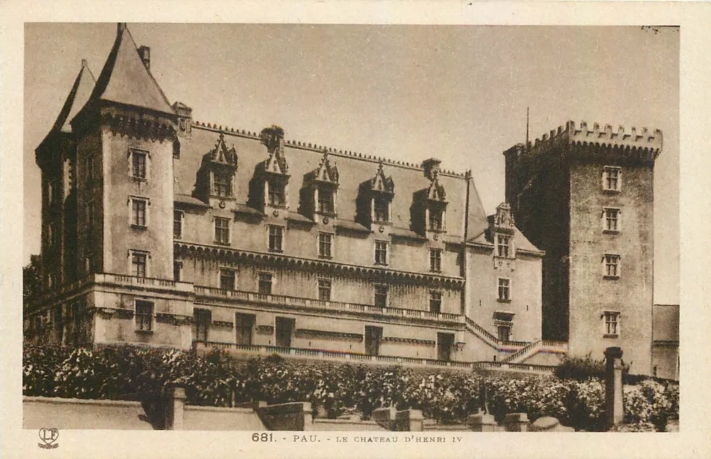 Pau - O Castelo de Henri IV — editor Labouche Frères, Toulouse, n° de série 681 - Frente